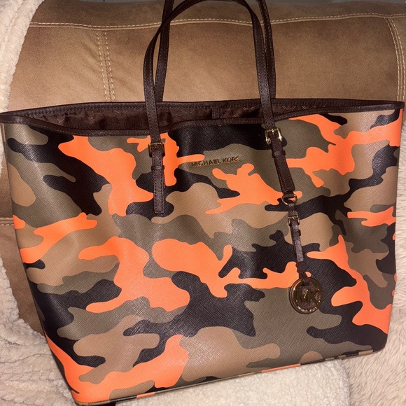 Michael Kors Rare Camo Print Tote Bag 🧡🖤 - Picture 1 of 5